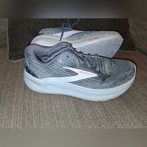 Brooks Ghost Max 2 womens size 9.5 wide